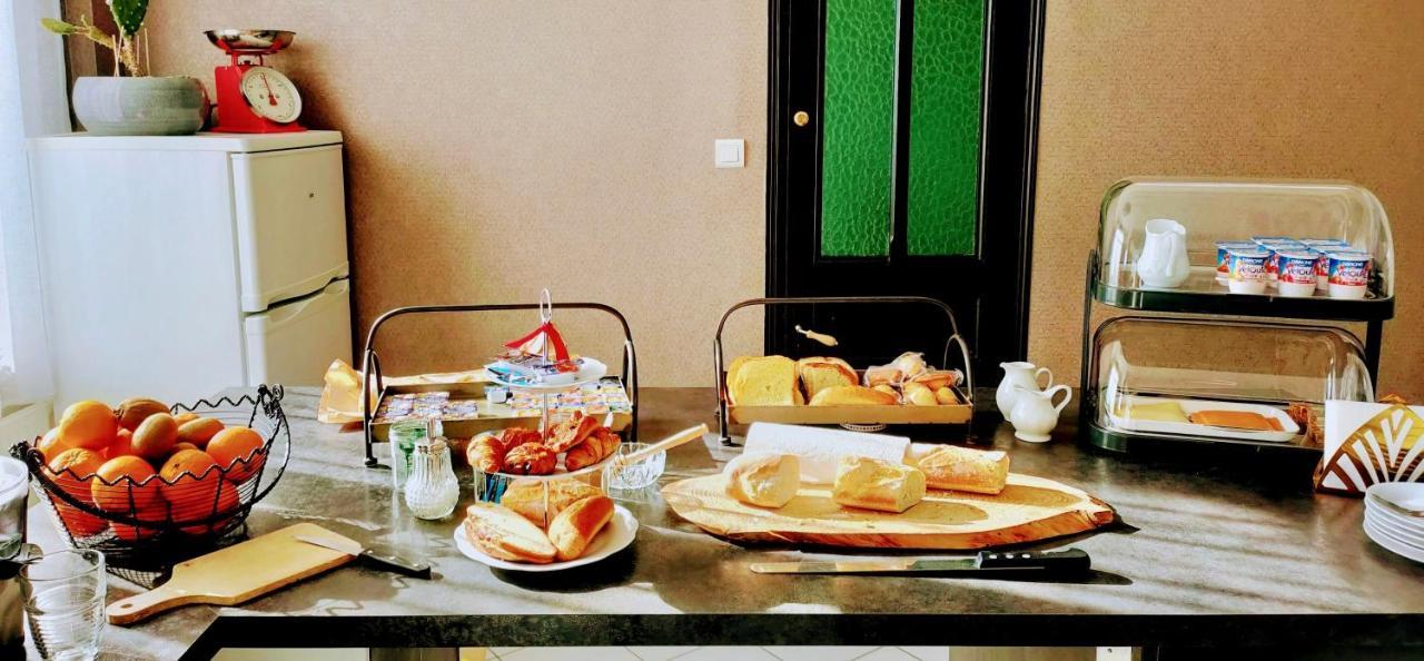 A La Villa Perroy Les Chambres Sont Spacieuses Et Les Petit-Dejeuners Offerts Дюнкерк Экстерьер фото