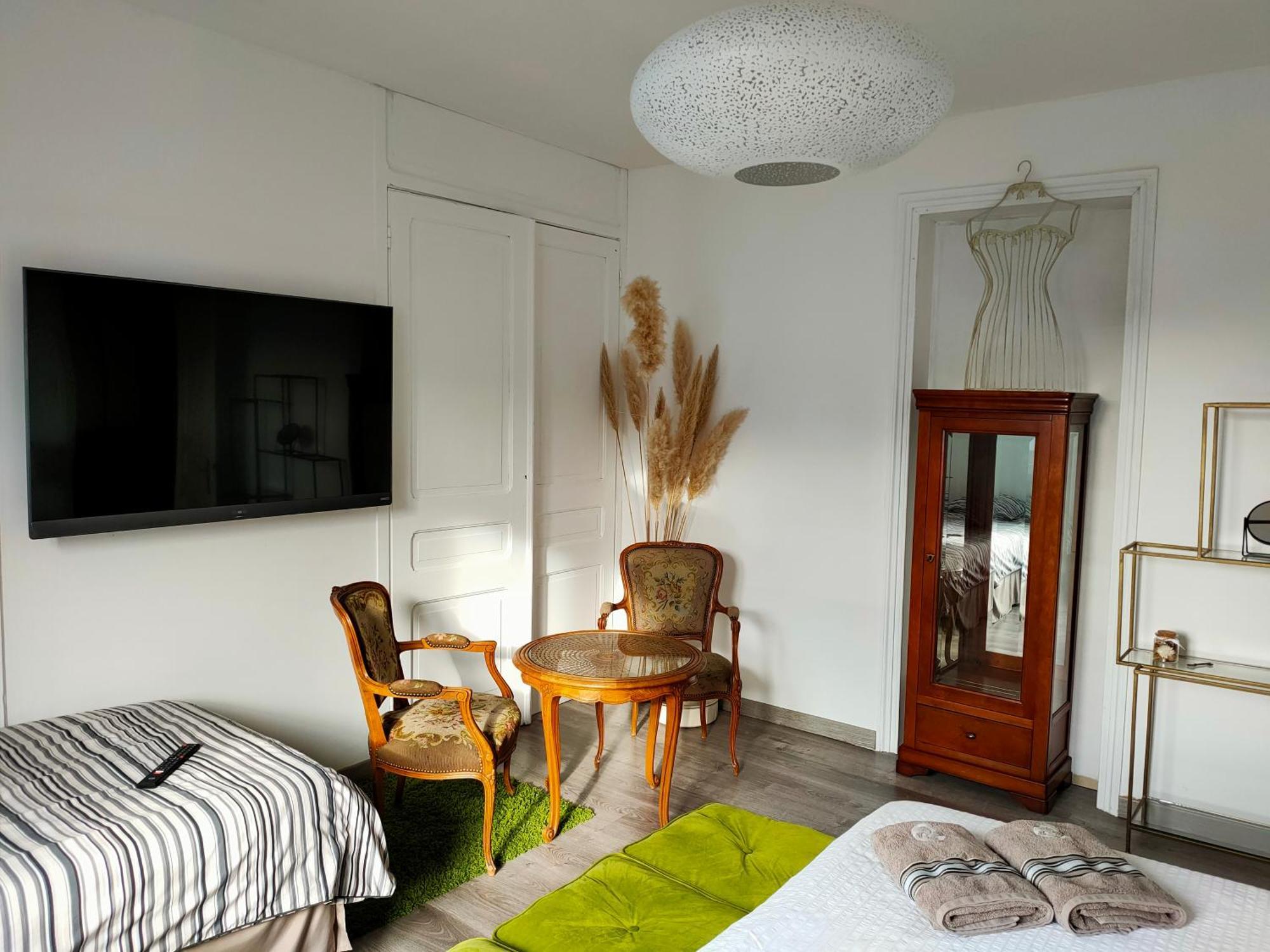 A La Villa Perroy Les Chambres Sont Spacieuses Et Les Petit-Dejeuners Offerts Дюнкерк Экстерьер фото